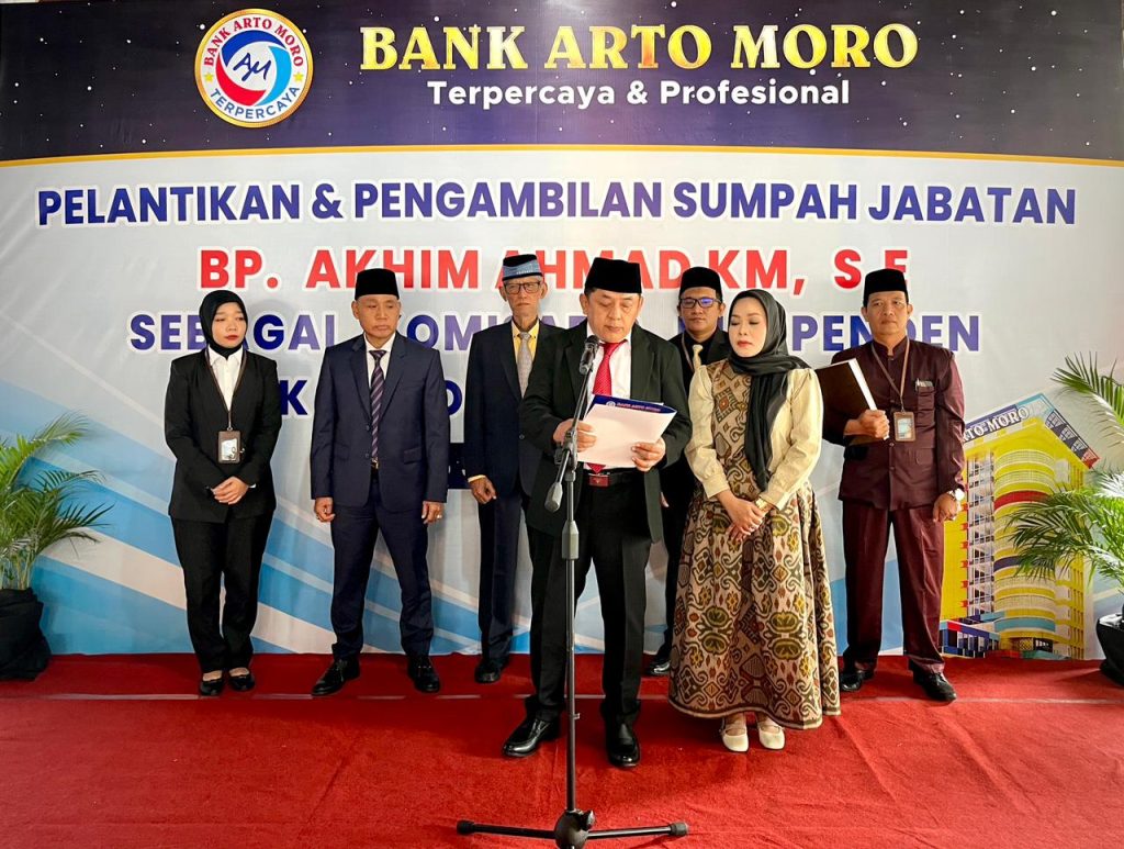 Akhim Akhmad Komisaris Independen Bank Arto Moro
